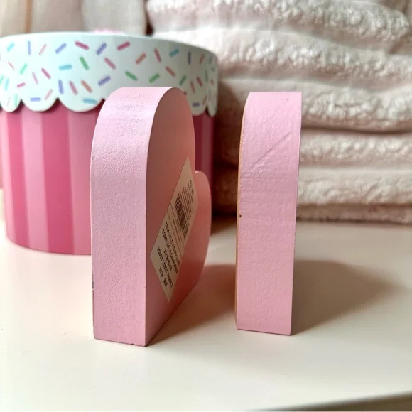 Pink Heart Shelf Decor - Picture 3 of 4